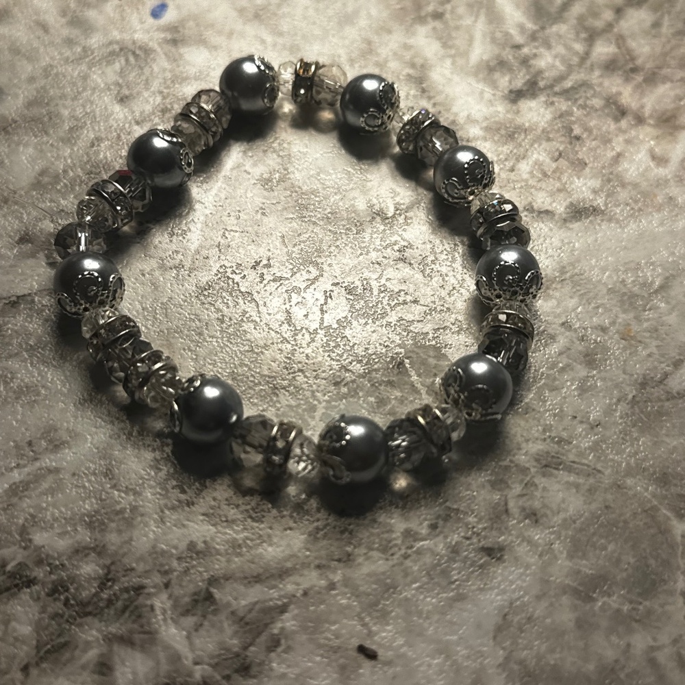 Silver/clear beaded bracelet